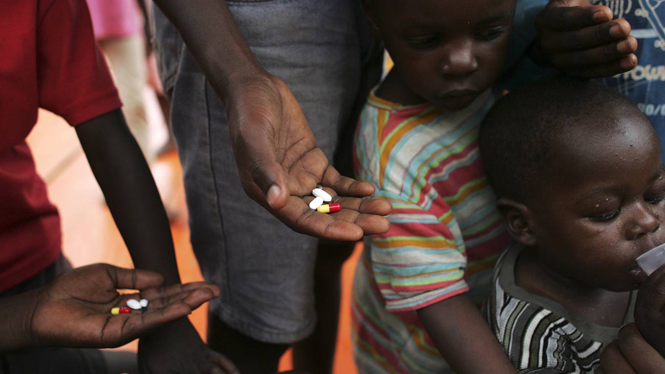 rioux3_Marco Di LauroGetty Images_aidshivafricatreatment