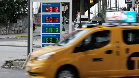 rogoff224_Spencer PlattGetty Images_gas and oil prices