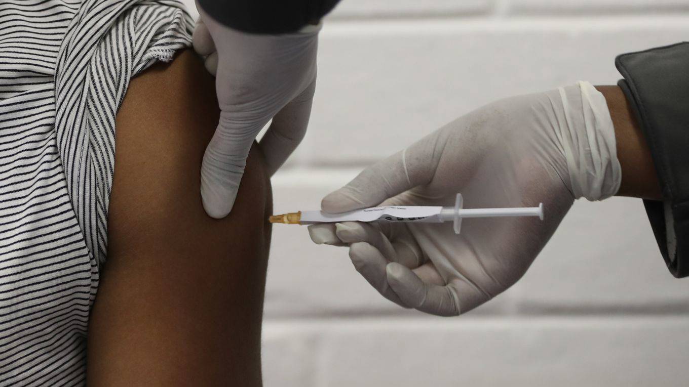 berkley_ SIPHIWE SIBEKOPOOLAFP via Getty Images_covid vaccine