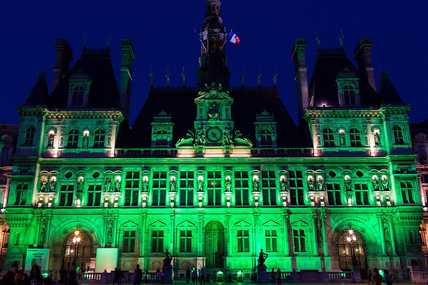 Paris City Hall green