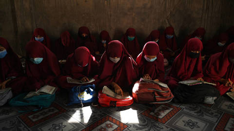 brown118_Wakil KohsarGettyImages_afghan_girls_school