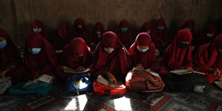 brown118_Wakil KohsarGettyImages_afghan_girls_school