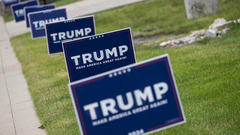 patten161_ANDREW CABALLERO-REYNOLDSAFP via Getty Images_trump