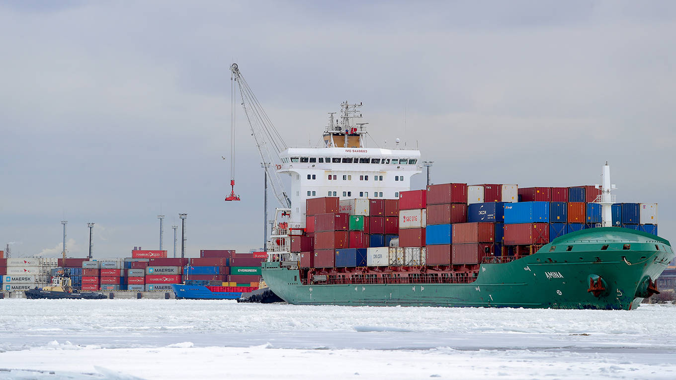 krueger49_Igor Russakpicture alliance via Getty Images_russiashipping