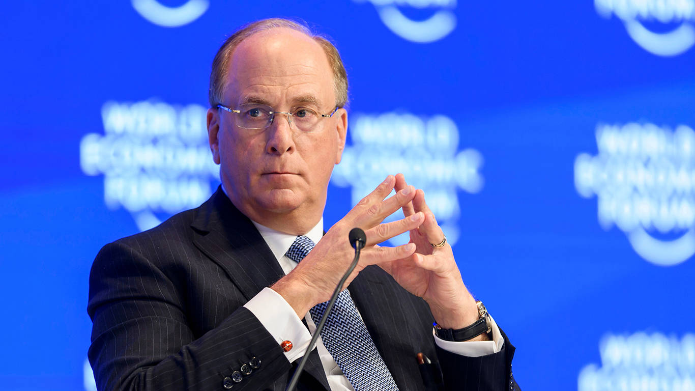 mazzucato34_ FABRICE COFFRINIAFP via Getty Images_larry fink