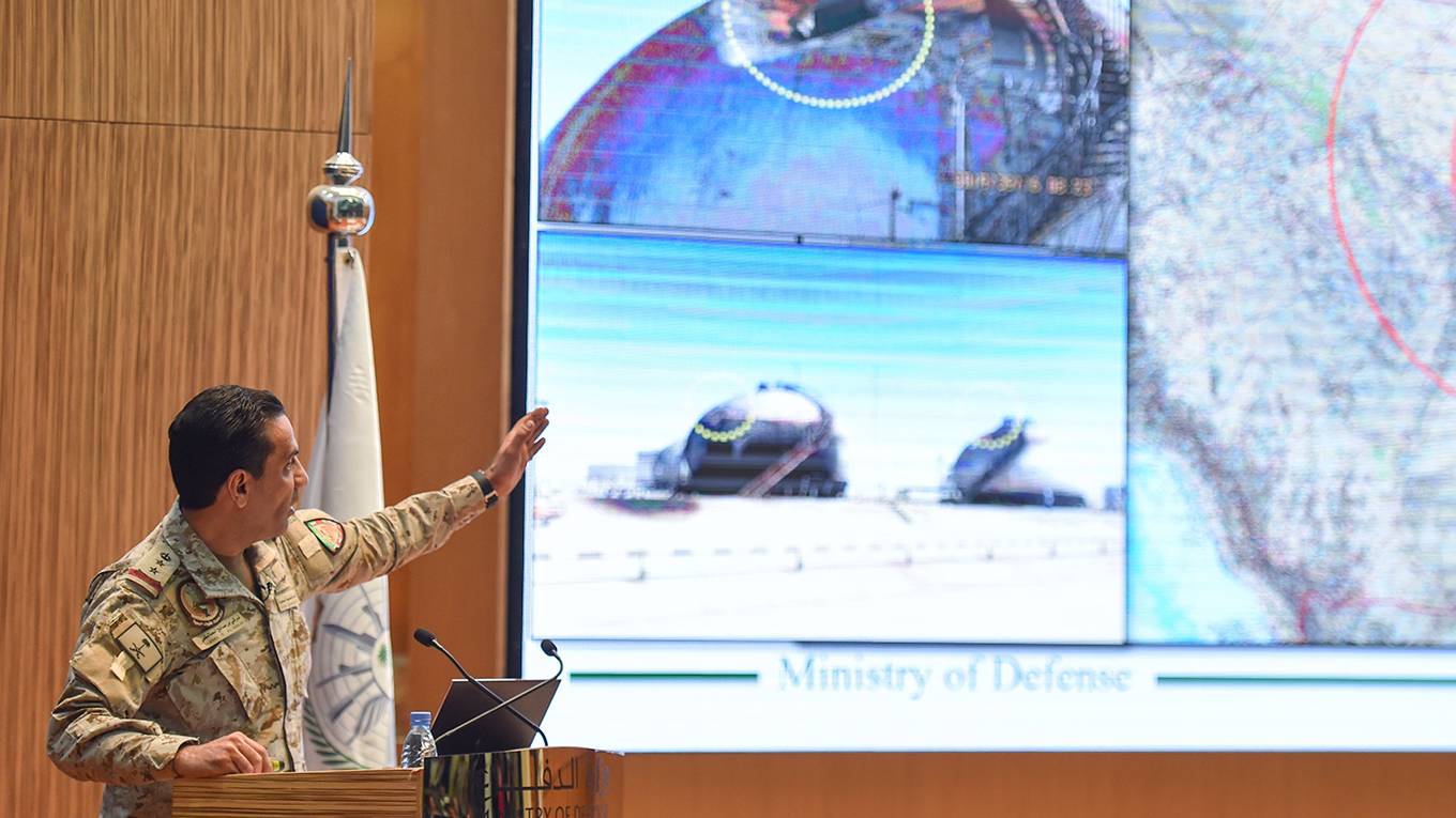 fischer162_FAYEZ NURELDINEAFPGetty Images_irandefenceministerpowerpoint