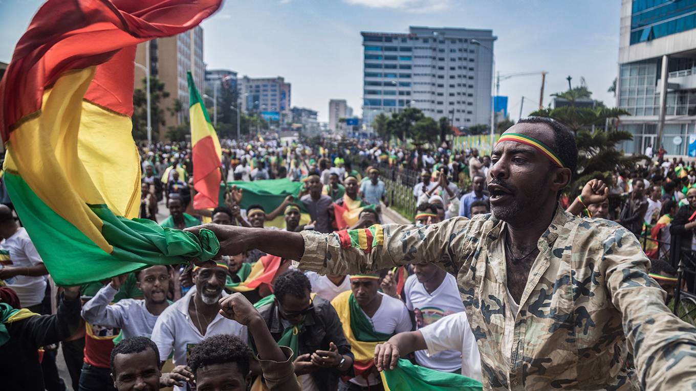 bedasso3_YONAS TADESSEAFP via Getty Images_ethiopiaprotestflag