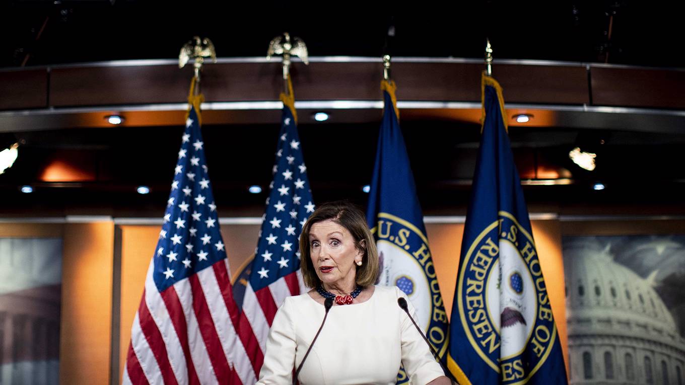 posner2_MelinaMaraTheWashingtonPostviaGettyImage_nancypelosiamericanflags