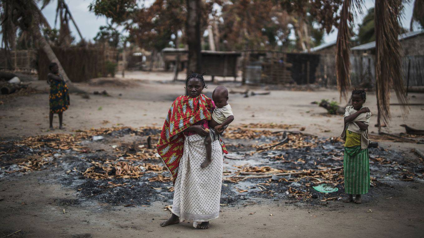wojnar1_ MARCO LONGARIAFP via Getty Images_mozambique woman