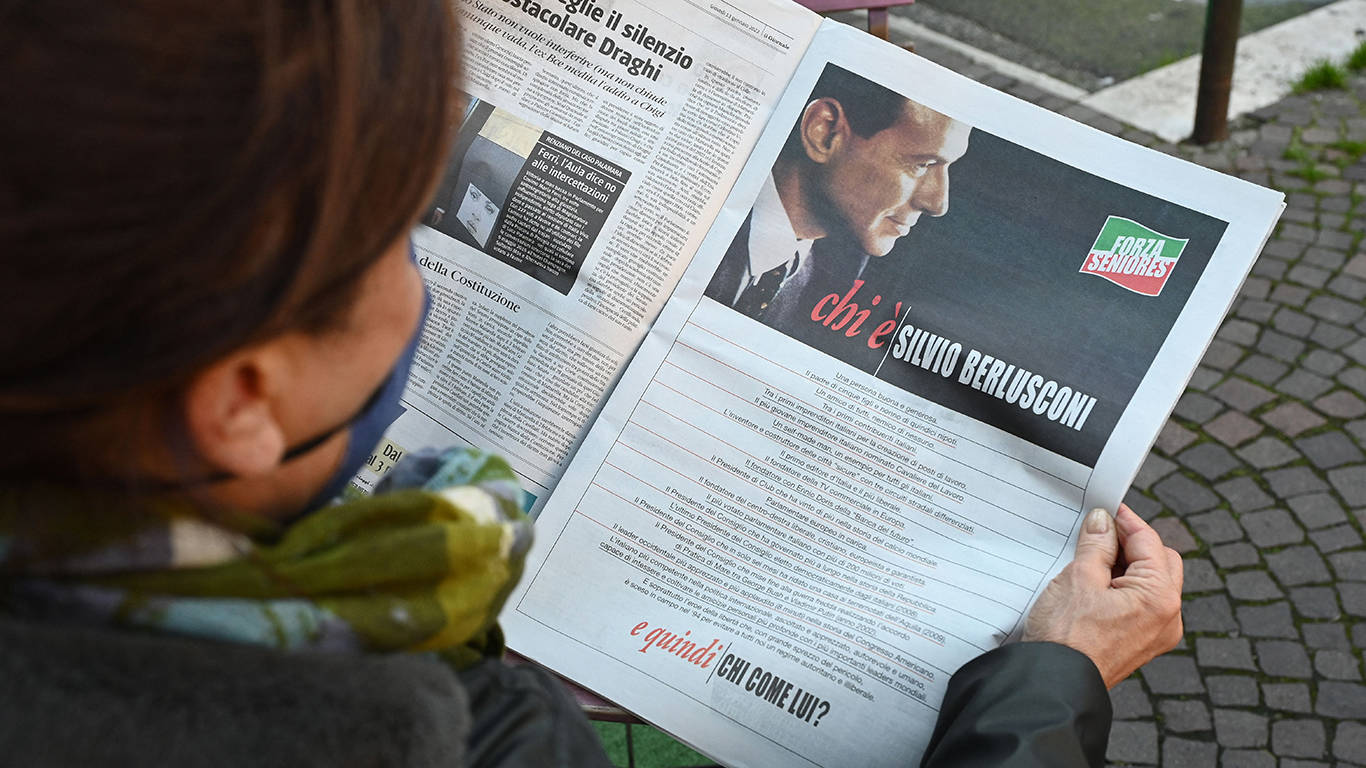 fubini8_ VINCENZO PINTOAFP via Getty Images_italian newspaper