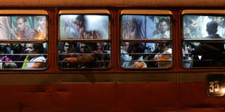 Overcrowded bus at Mumbai