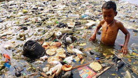 Indonesia,  Diarrhoea from polluted water